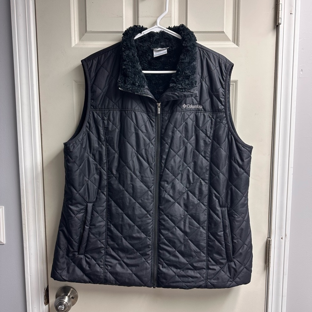 Columbia Women's Charcoal Quilted Vest